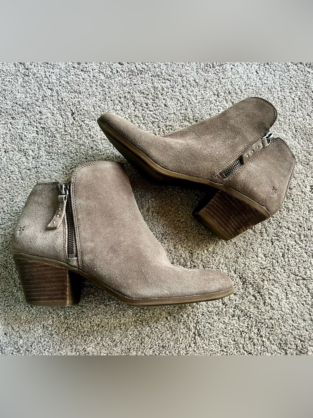 Frye Judith 8.5 Double Zip Grey Suede Leather Ankle Heel Western Boots Booties